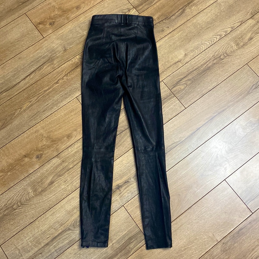 FRAME Leather Leggings in Noir - Picture 7 of 9